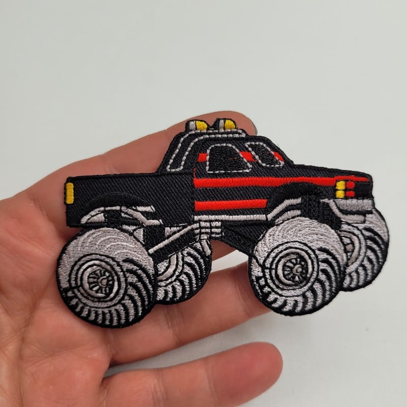 Бродирана апликация за залепване с ютия /9х6см/ 02393