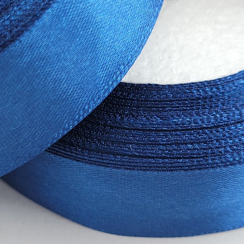 23 метра Сатенена лента Тъмно синя - 2 см 03706