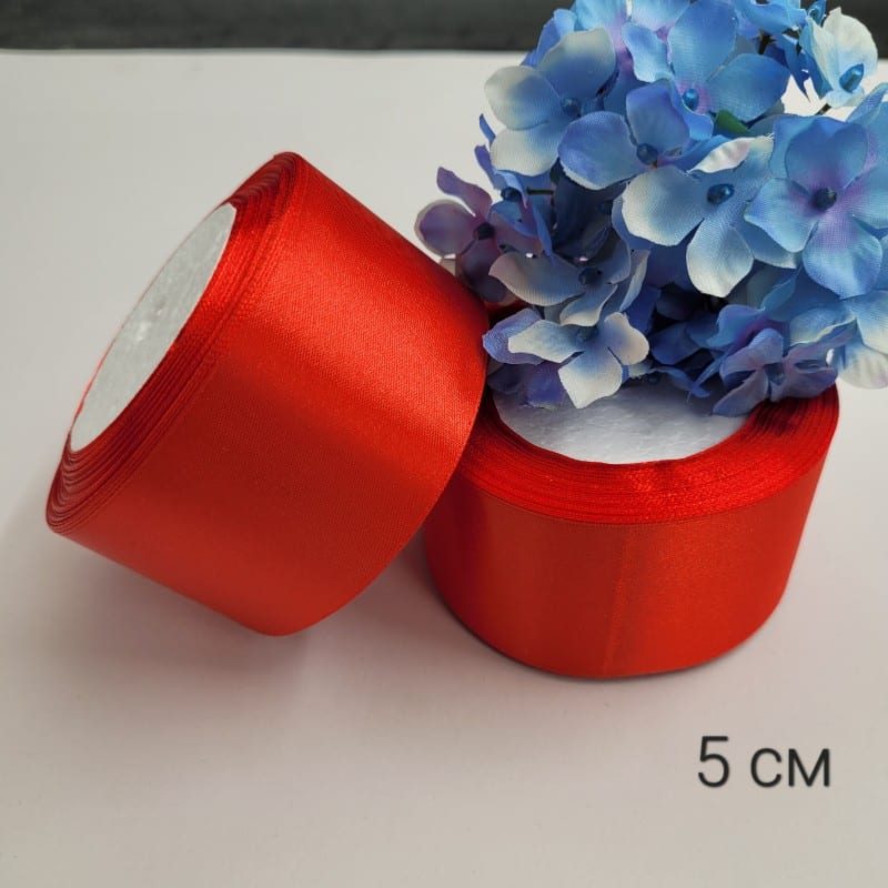 23 метра Сатенена лента Червена - 5 см 03723