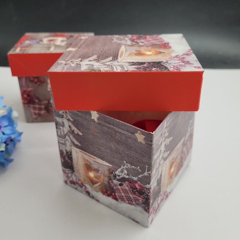 1 брой Коледна кутия за подаръци с капак / 10х10х10 см / 04012