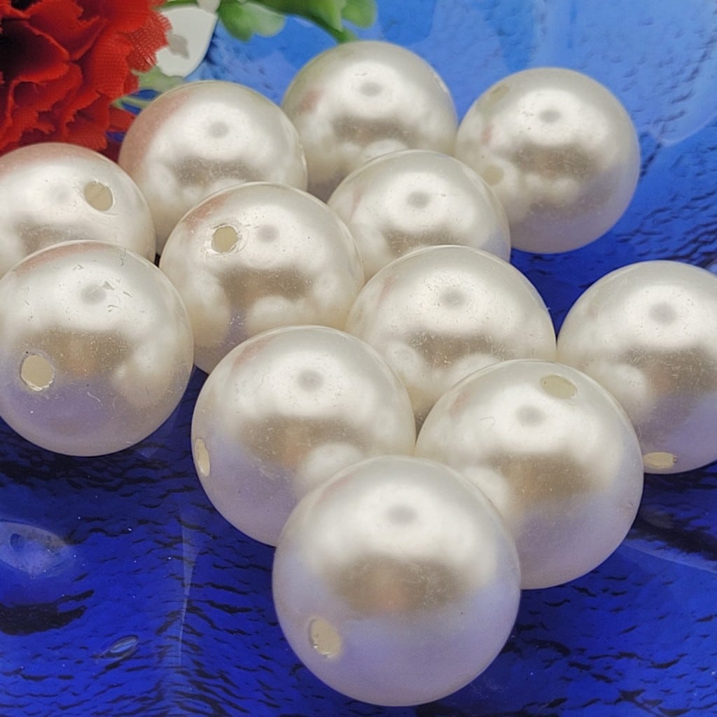 12 броя Пластмасови перли / 20 мм ~ отвор 2,5 мм / - Екрю 04883