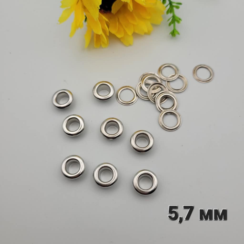 50 броя Капси месинг / 5,7 мм / - Сребристи 04978
