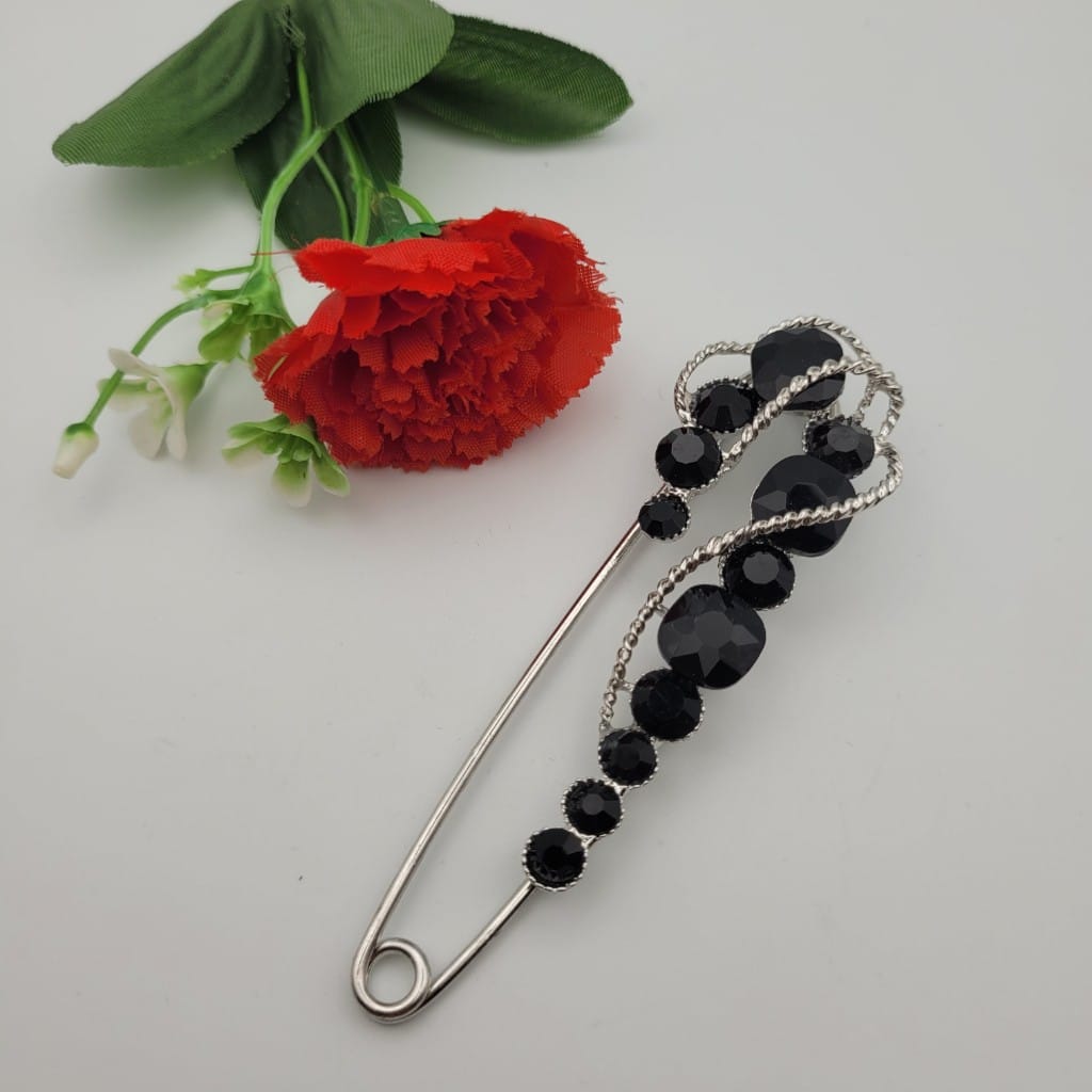 Брошка Безопасна игла с черни камъни / 10 х 3 см / 02762