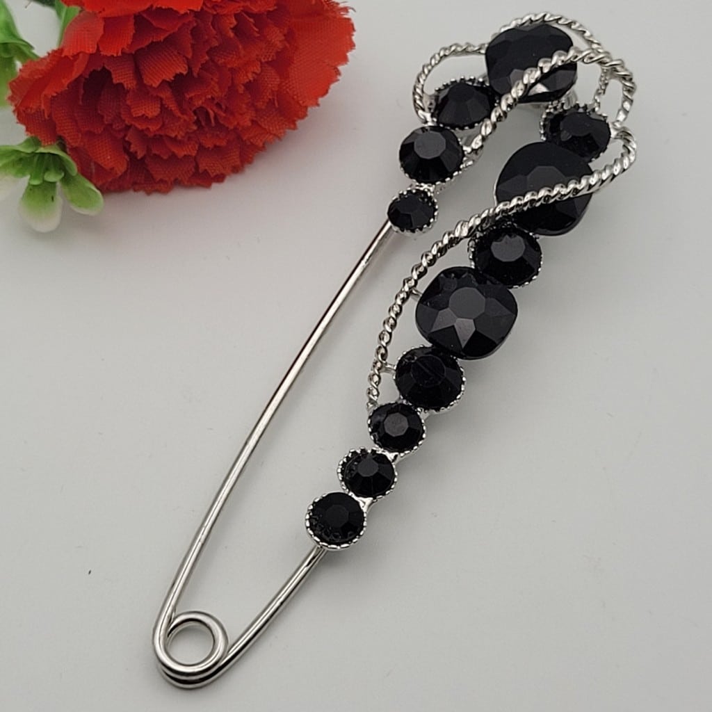 Брошка Безопасна игла с черни камъни / 10 х 3 см / 02762