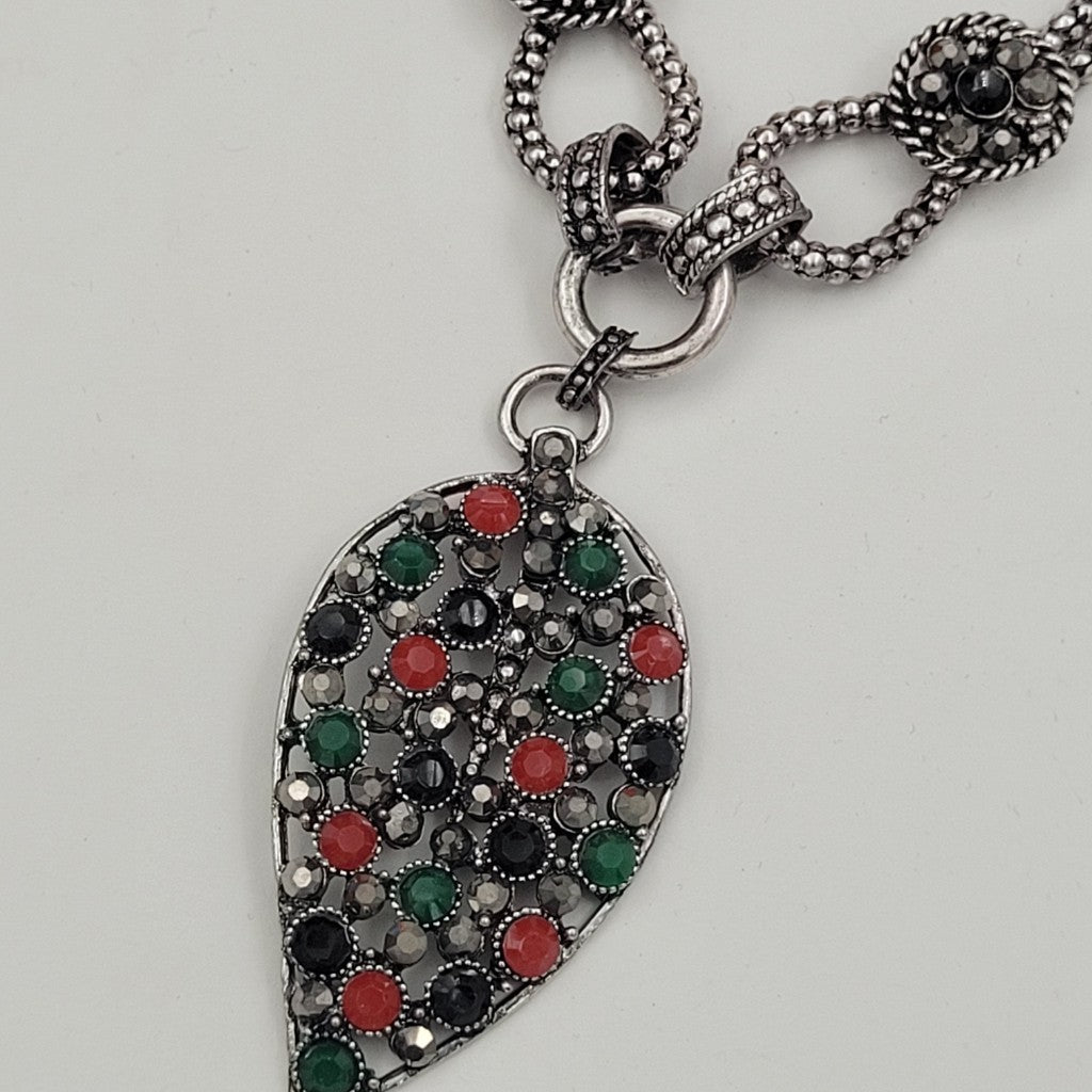Колие със зелени камъни 02771
