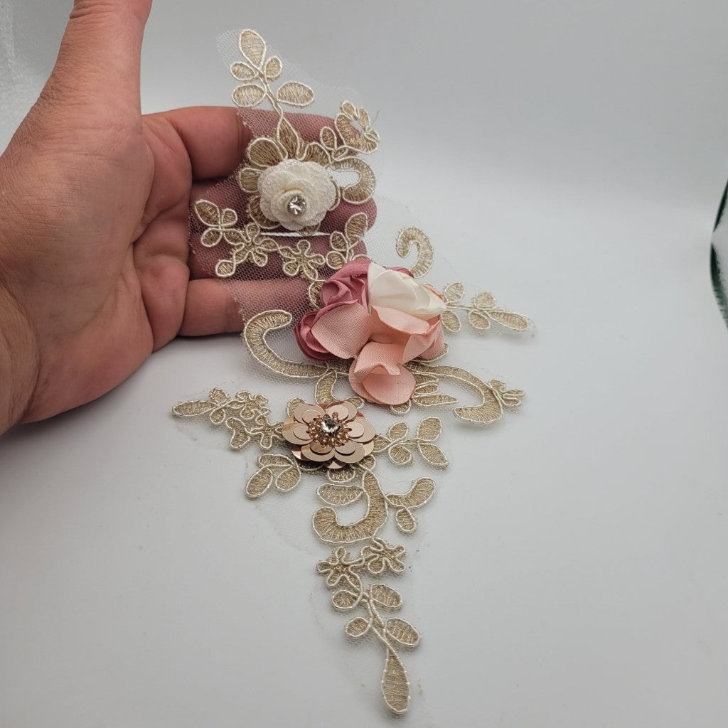 1 брой Елемент за декорация с 3D цветя 05504