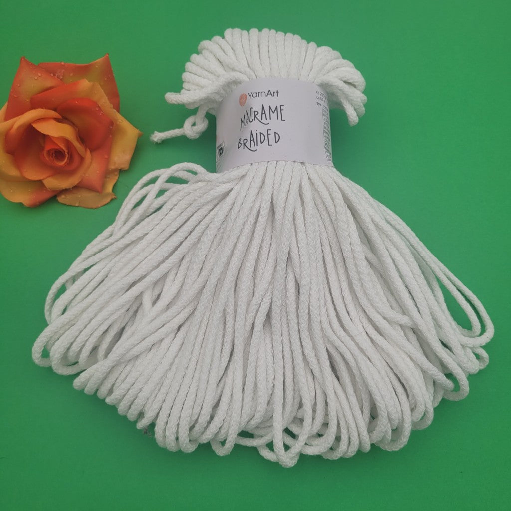67 метра / 250 грама Макраме прежда YarnArt Macrame Braided /5мм/-бяла 05764