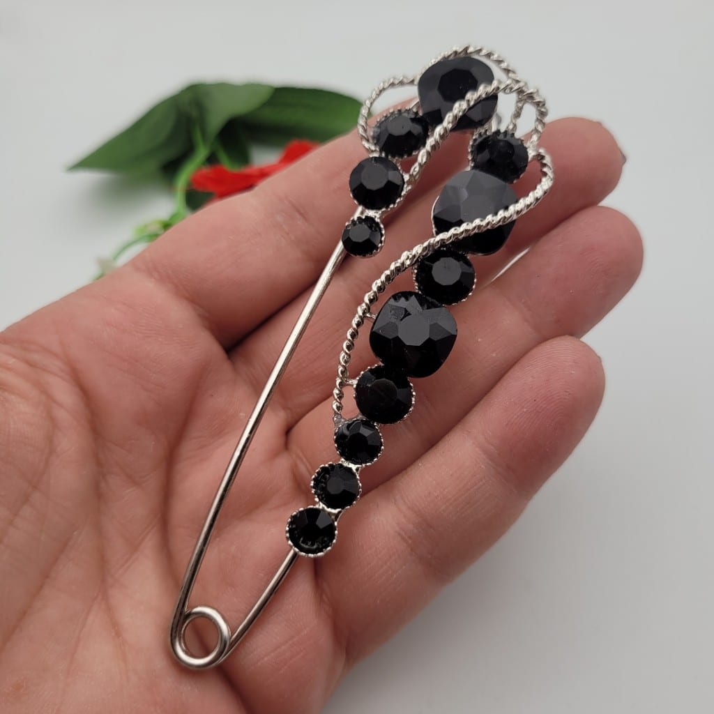 Брошка Безопасна игла с черни камъни / 10 х 3 см /   02762